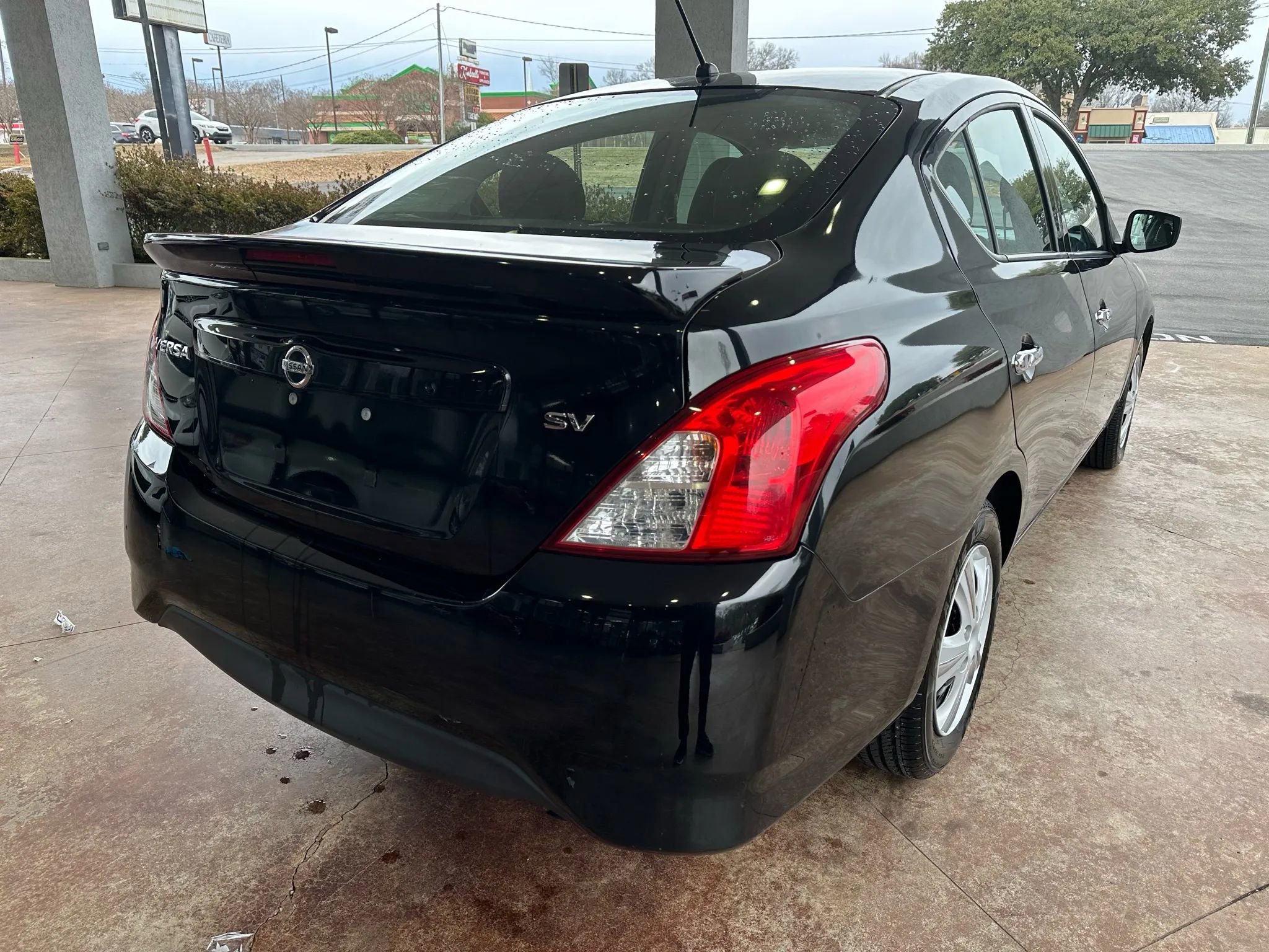 Used 2019 Nissan Versa SV image 7