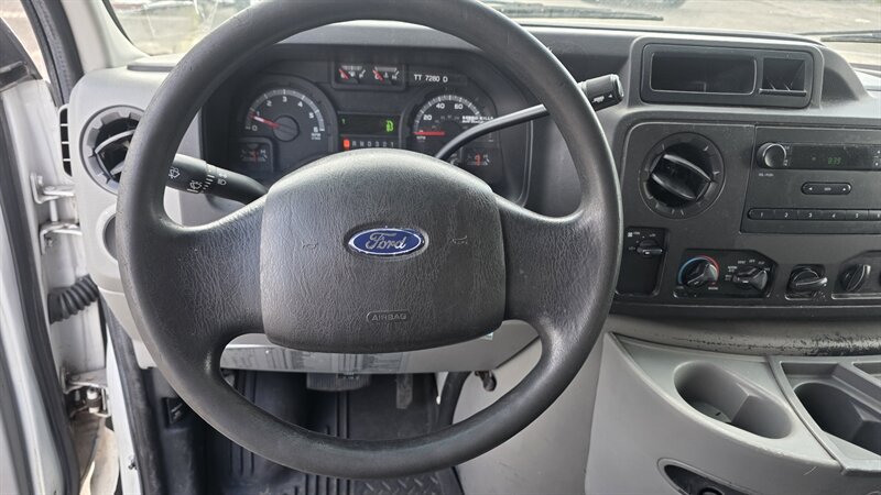 Used 2011 Ford E-450 and Econoline 450 Super Duty RWD image 13