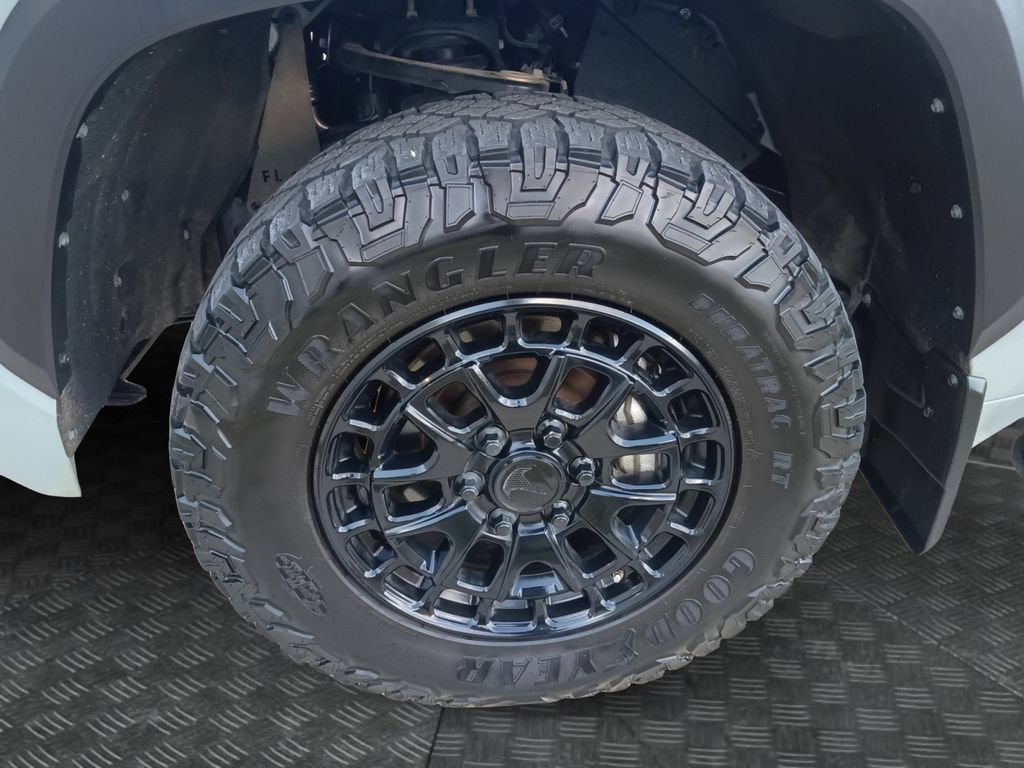 Used 2025 Toyota Tundra SR5 AWD/4WD image 23