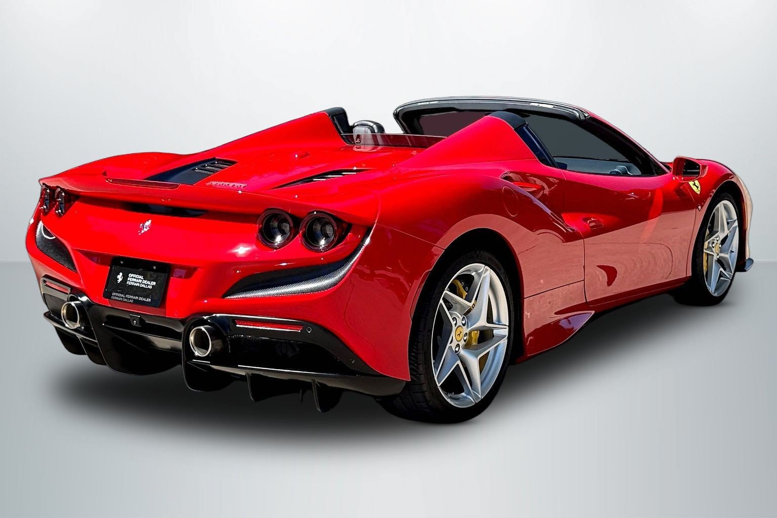 Used 2023 Ferrari F8 Spider RWD image 7