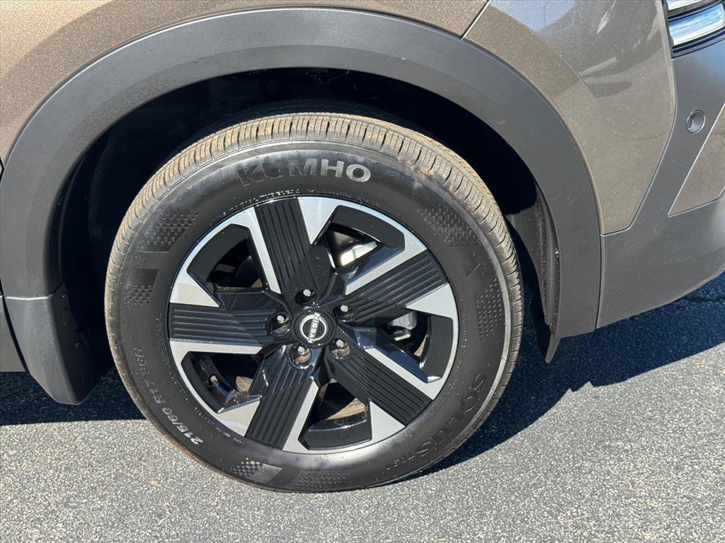 Certified 2026 Nissan Kicks SR AWD/4WD image 9