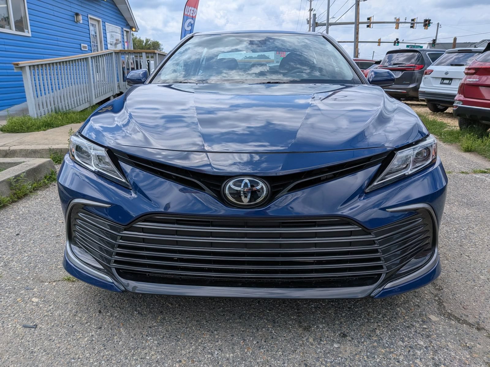 Used 2023 Toyota Camry LE FWD image 9
