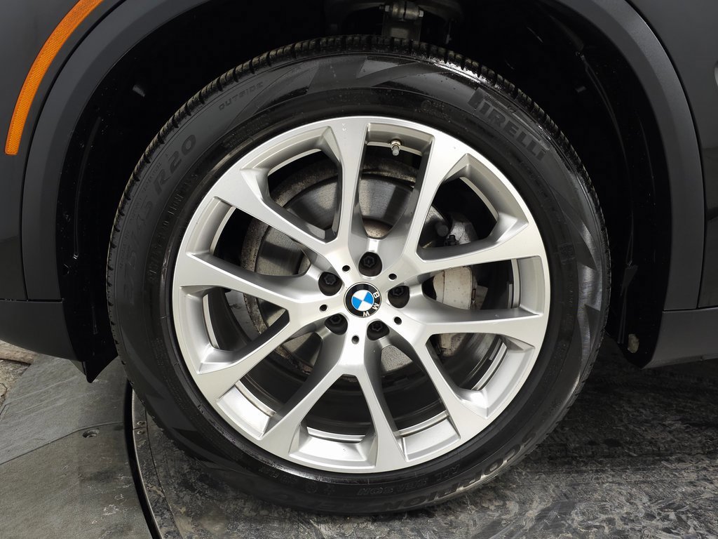 Used 2022 BMW X5 xDrive40i w/ Parking Assistance Package image 14