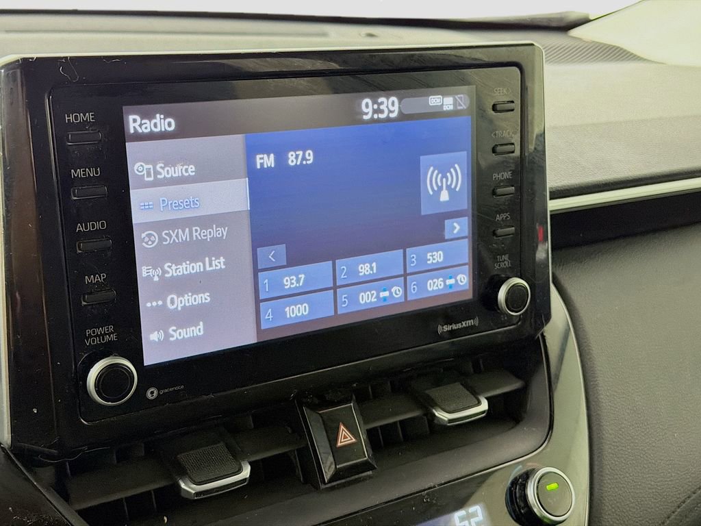 Used 2022 Toyota Corolla Cross XLE image 16