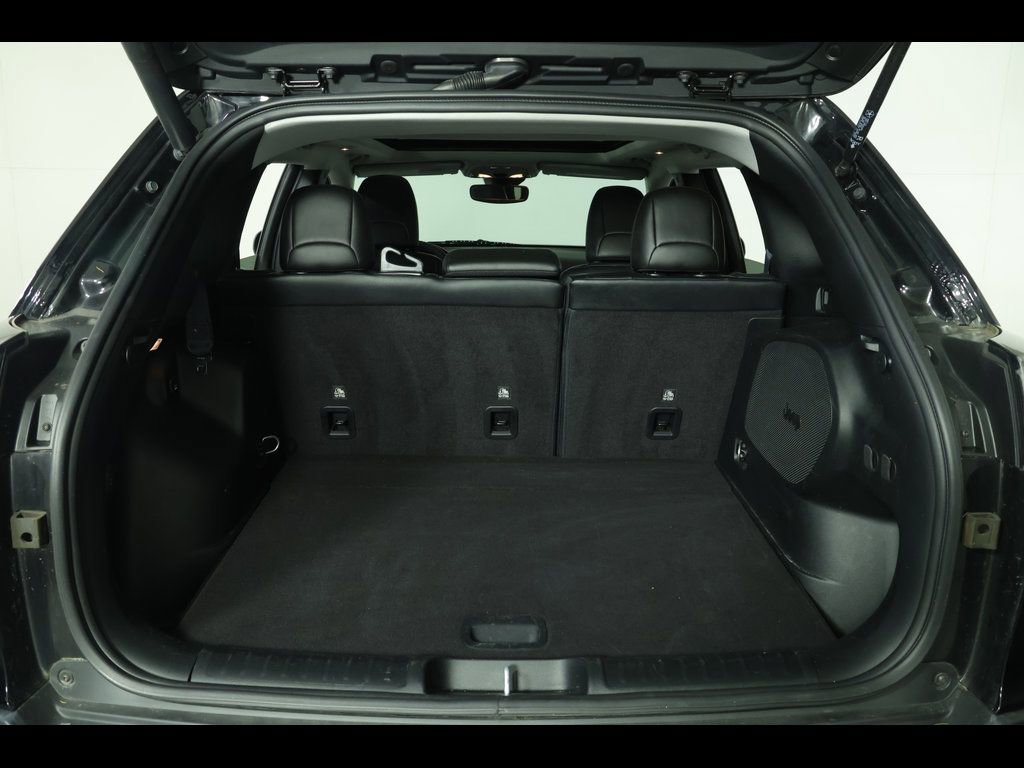 Used 2022 Jeep Cherokee Latitude Lux w/ Sun & Sound Group AWD/4WD image 18