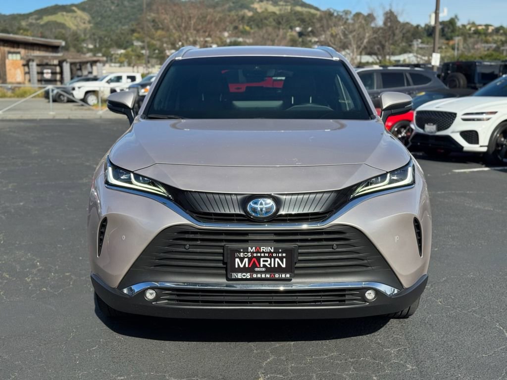 Used 2024 Toyota Venza XLE image 3