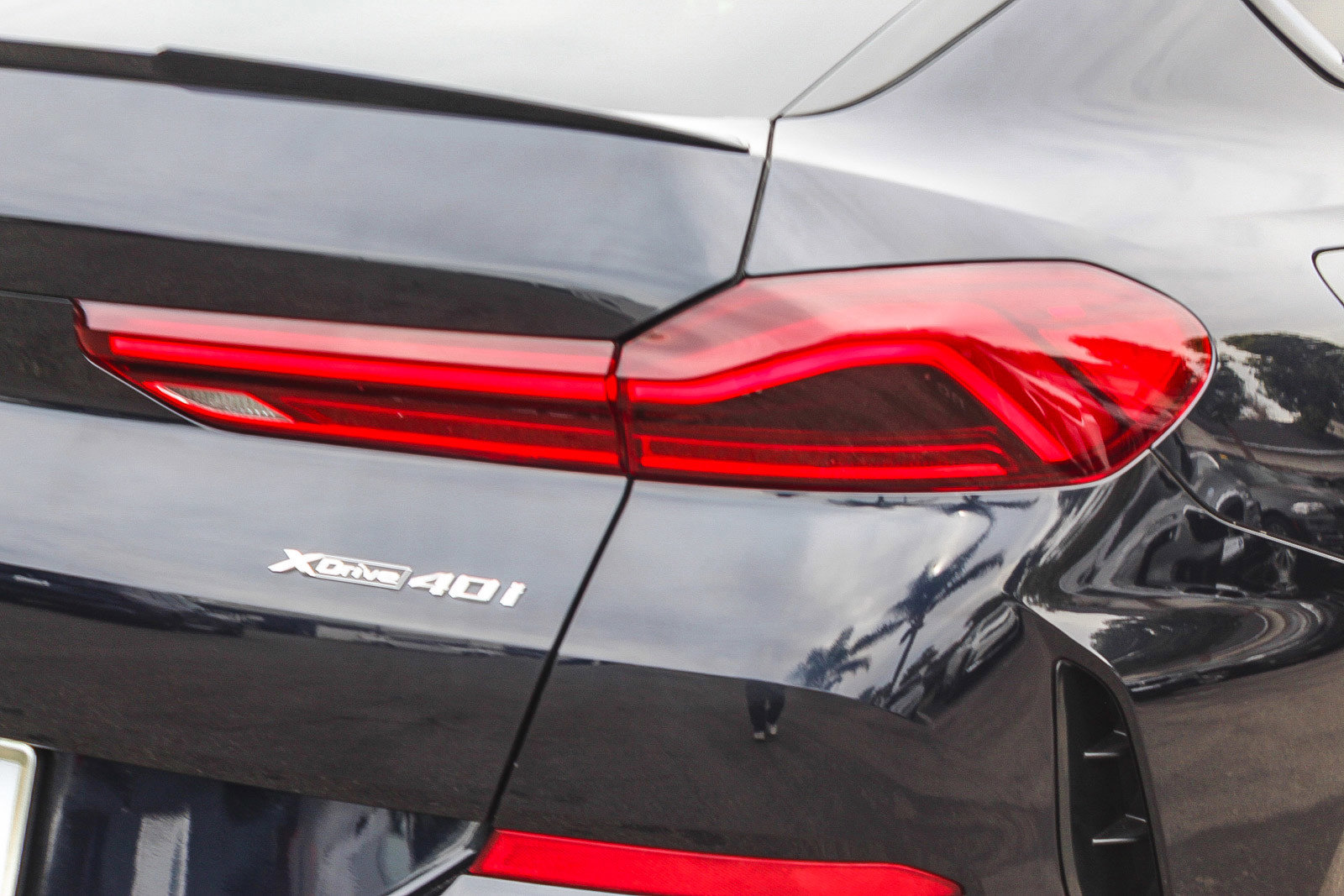 Used 2022 BMW X6 xDrive40i w/ M Sport Package image 7