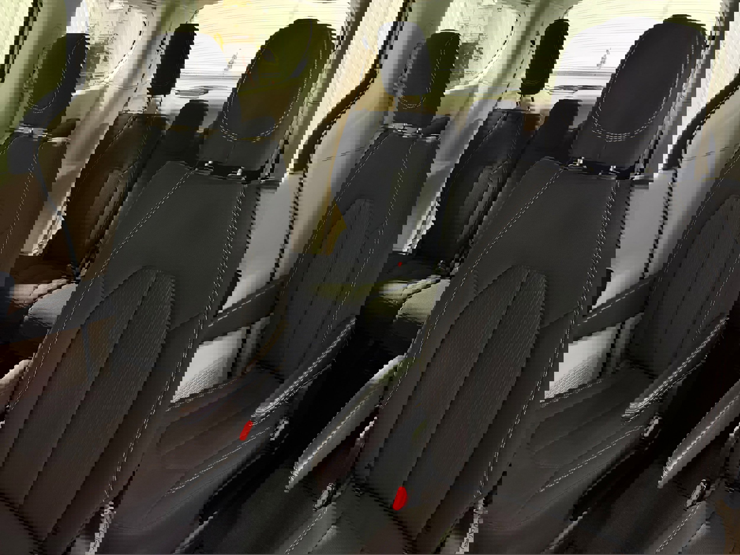 Used 2024 Chrysler Voyager LX image 14