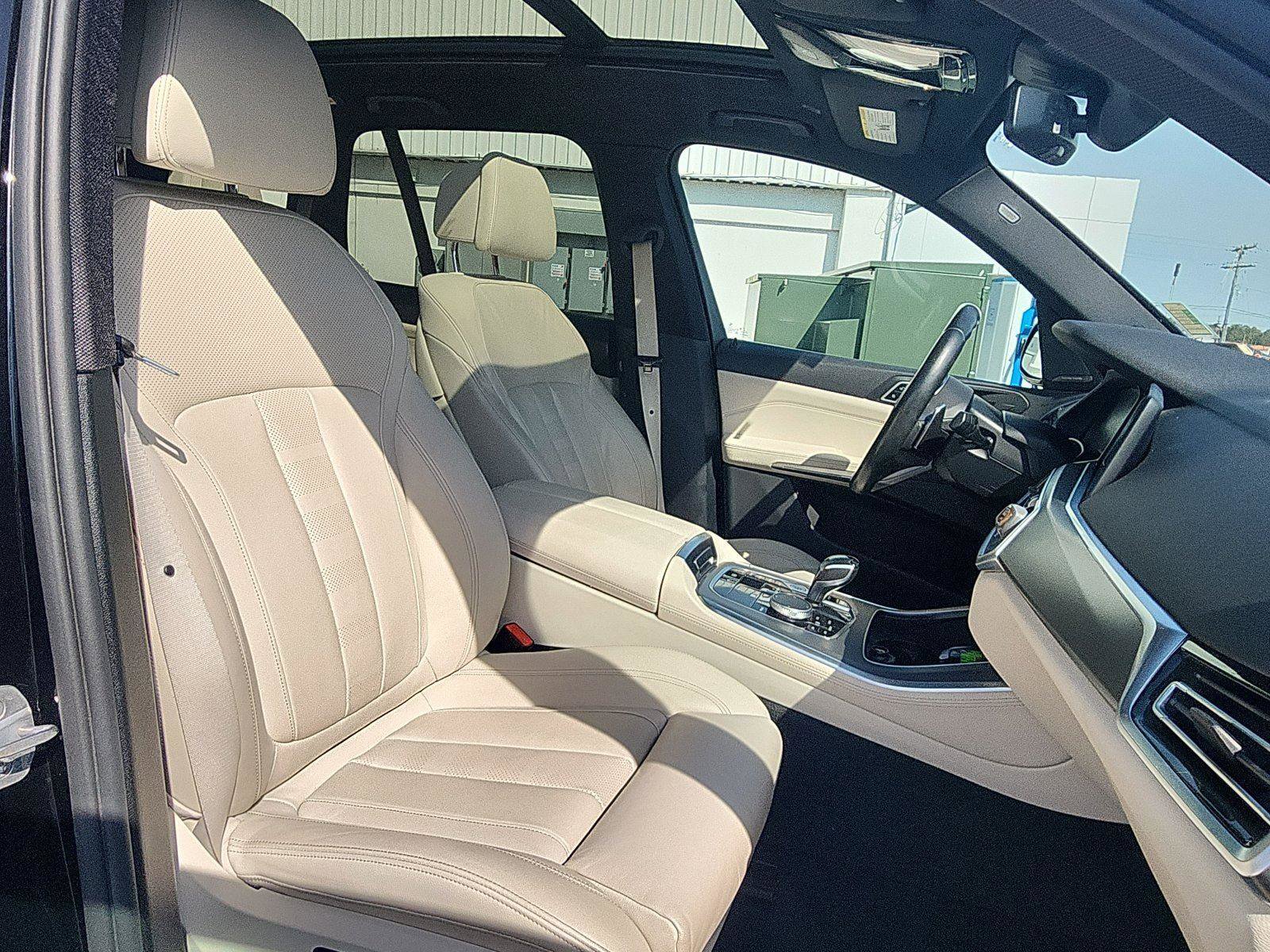 Used 2019 BMW X5 xDrive50i w/ M Sport Package image 24
