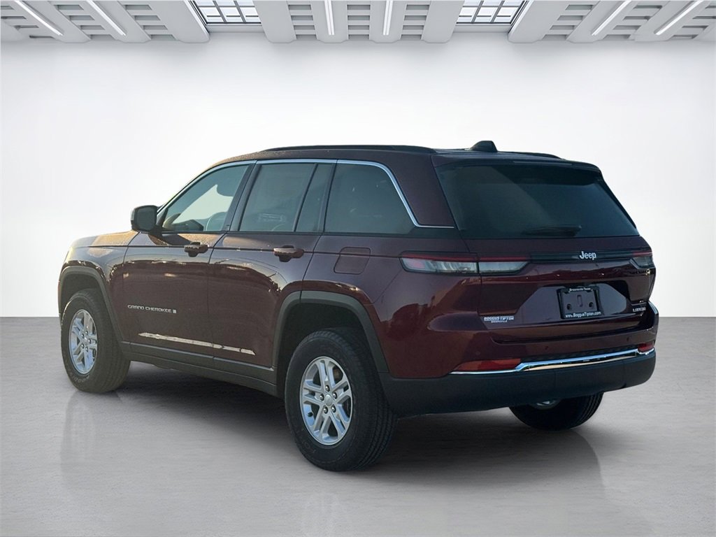 New 2025 Jeep Grand Cherokee Laredo image 5