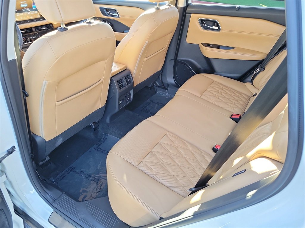 Used 2022 Nissan Rogue Platinum w/ Head-Up Display Package image 23