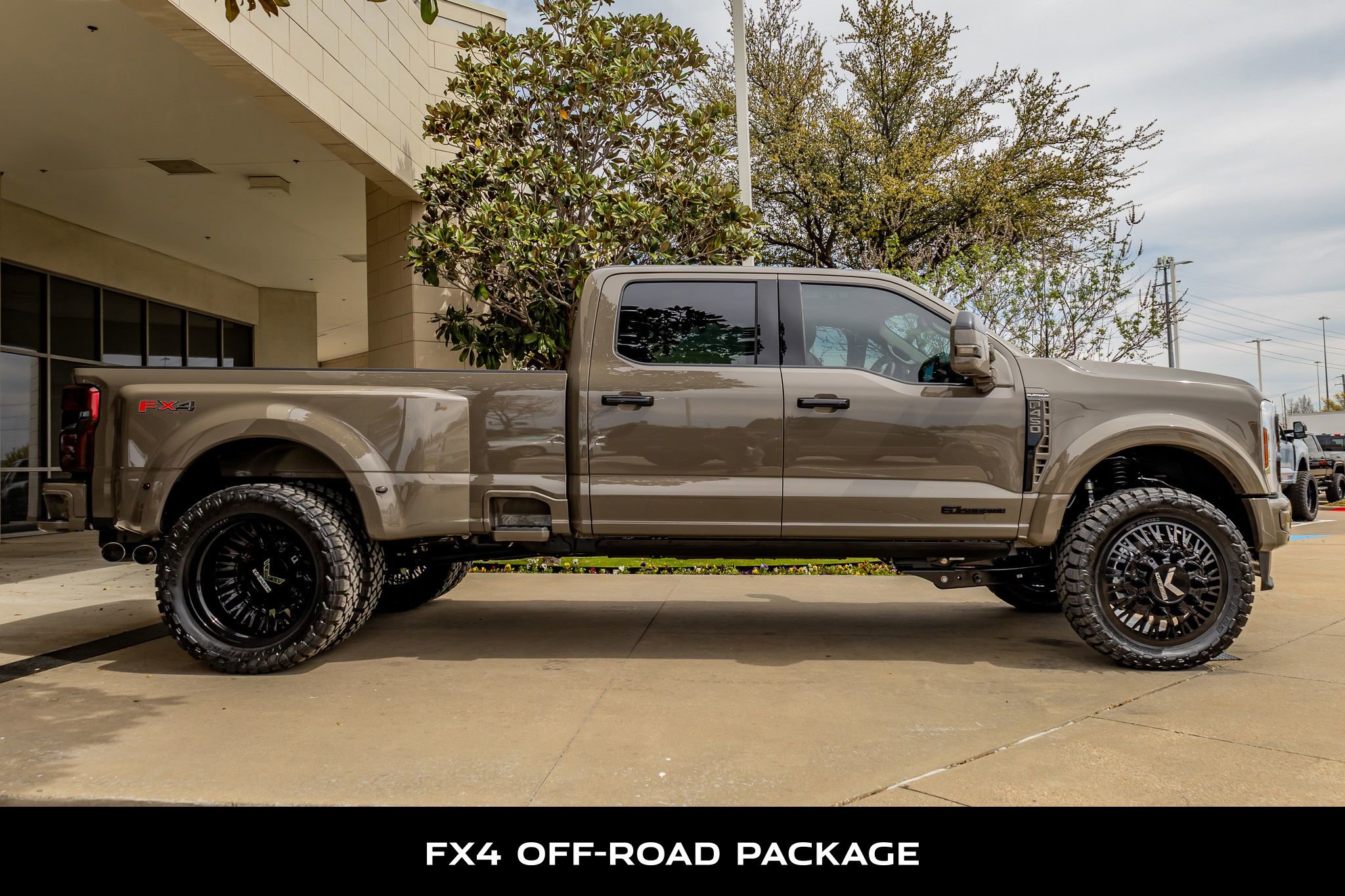 Used 2026 Ford F450 Platinum w/ Platinum Plus Package image 11
