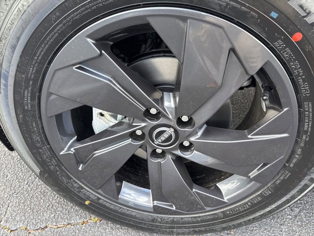 New 2026 Nissan Rogue SV FWD image 9