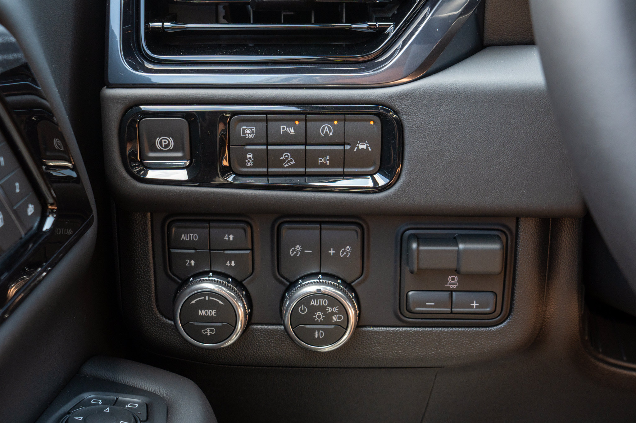 New 2026 GMC Yukon AT4 Ultimate AWD/4WD image 26
