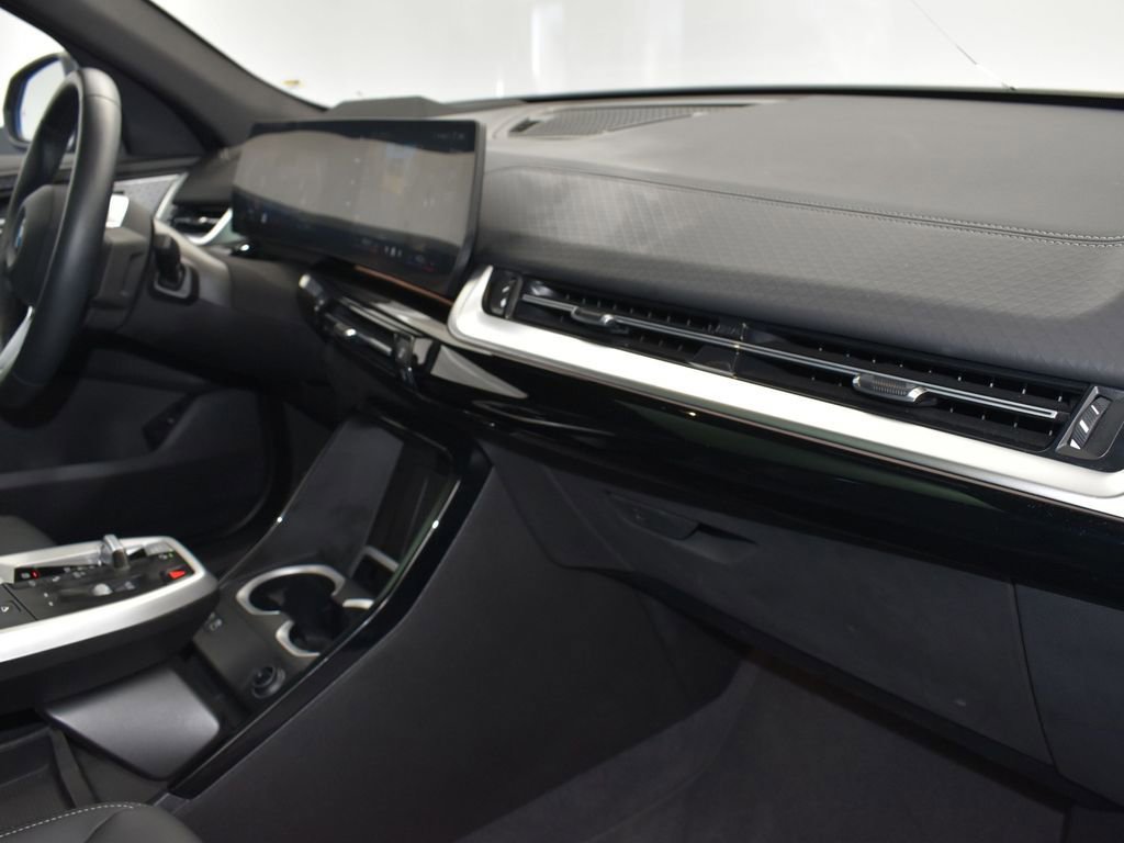 Used 2025 BMW X2 xDrive28i image 24