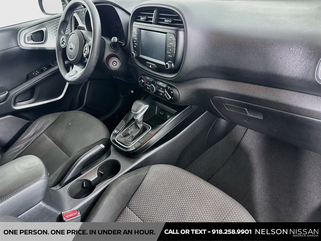 Used 2020 Kia Soul LX FWD image 26