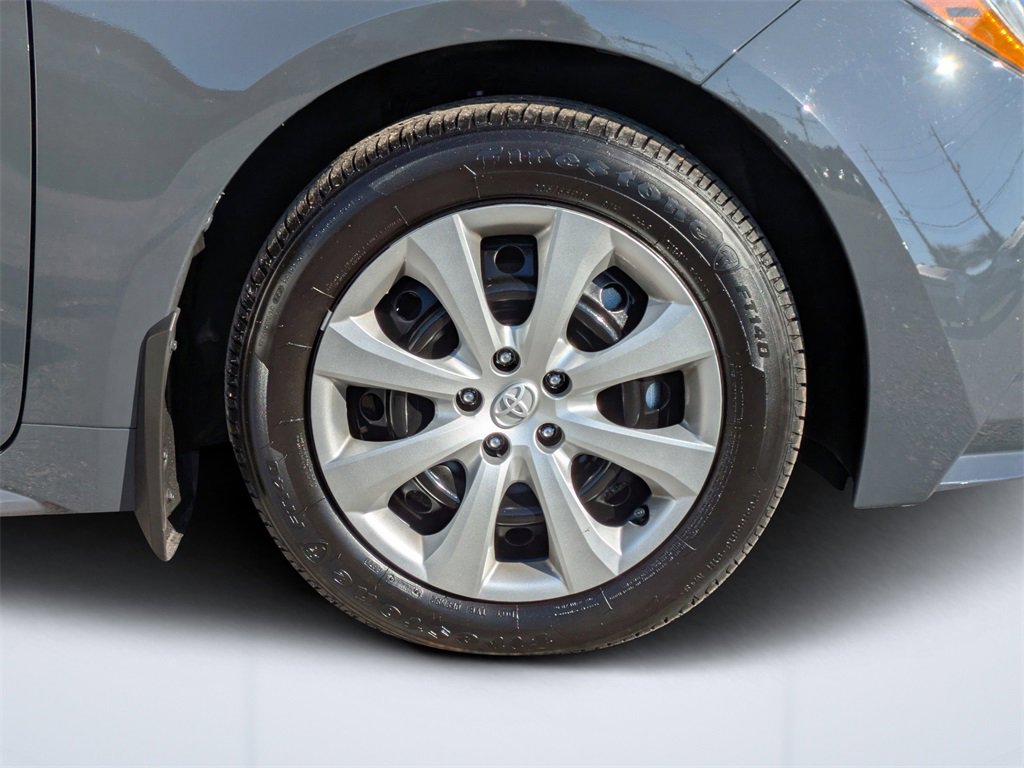 Used 2025 Toyota Corolla LE image 9