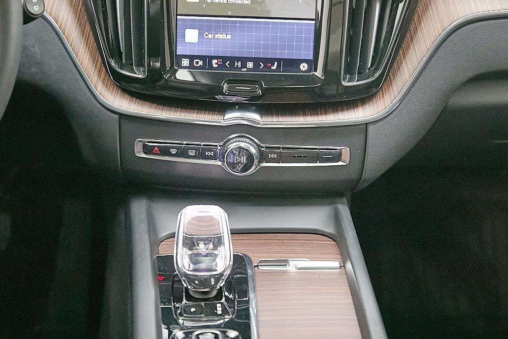 Certified 2023 Volvo XC60 B5 Ultimate image 31