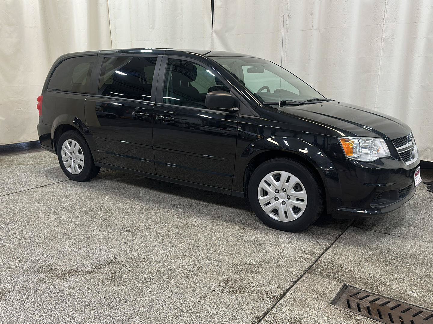Used 2015 Dodge Grand Caravan SE w/ Quick Order Package 29E SE FWD image 7