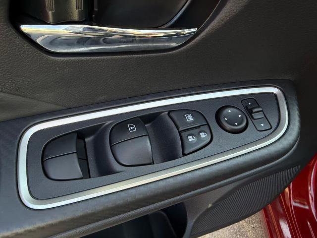 New 2025 Nissan Versa SR w/ Trunk Package image 20