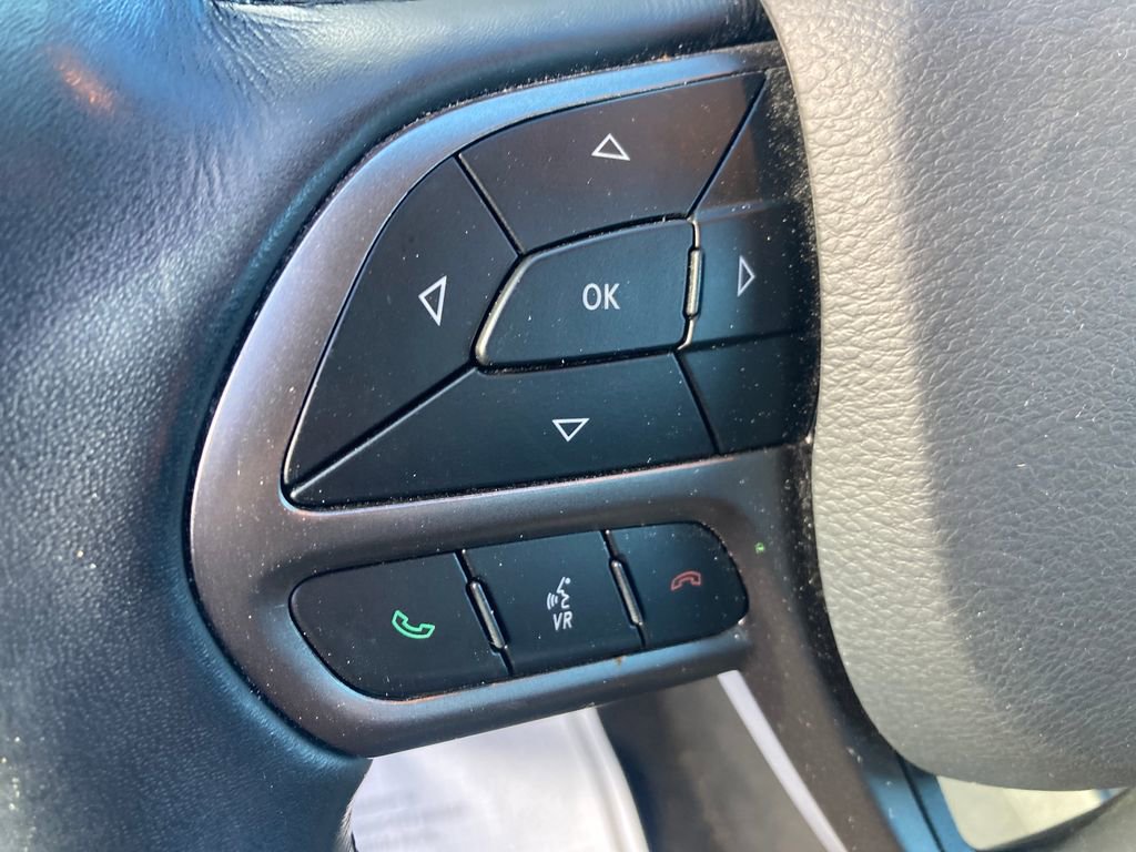 Used 2020 Jeep Cherokee Limited w/ Trailer Tow Group image 37