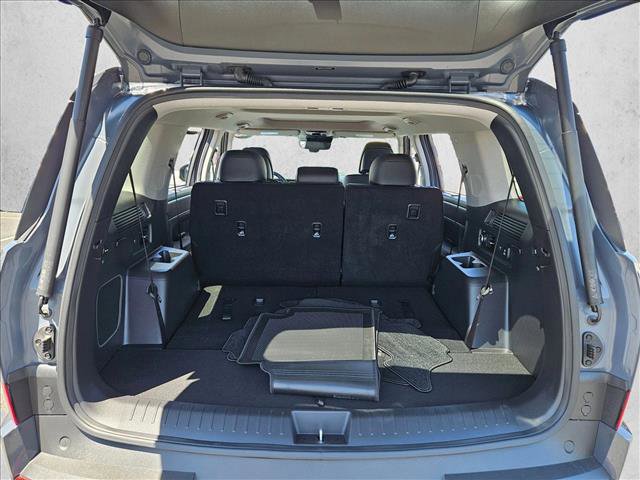 Used 2025 Hyundai Santa Fe Limited FWD image 6