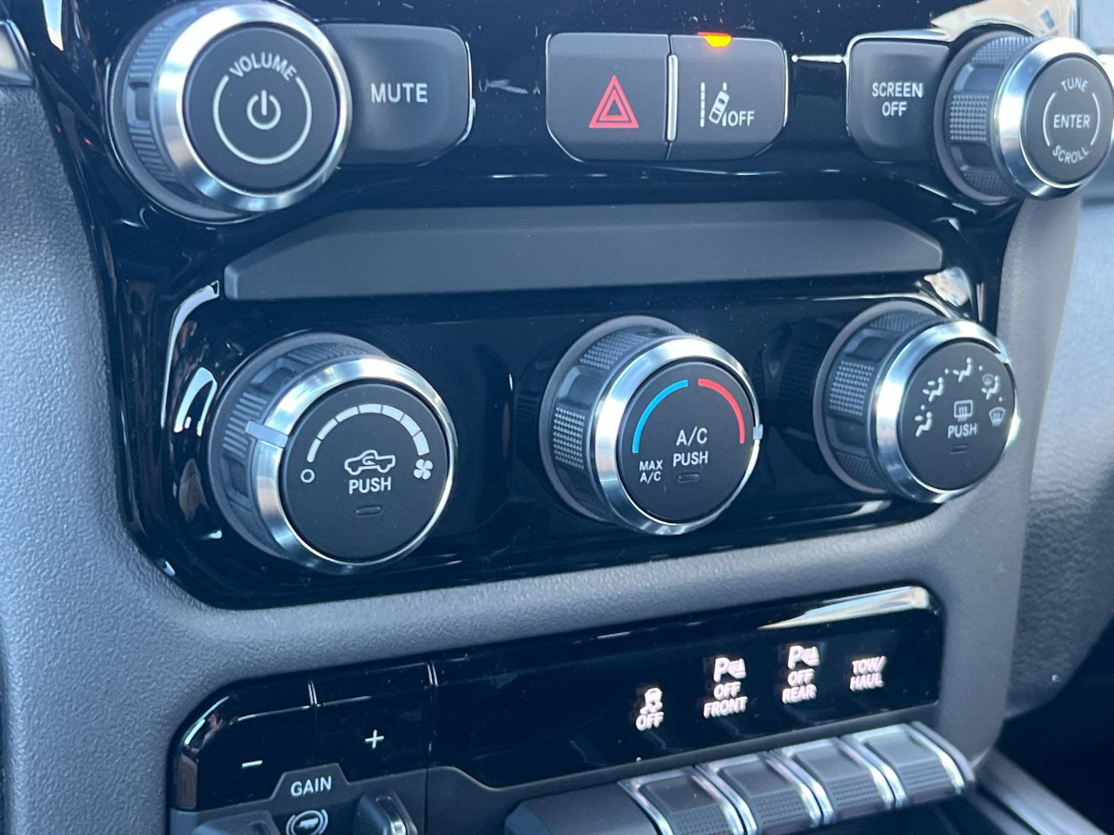 New 2026 RAM 1500 Big Horn w/ Night Edition AWD/4WD image 19