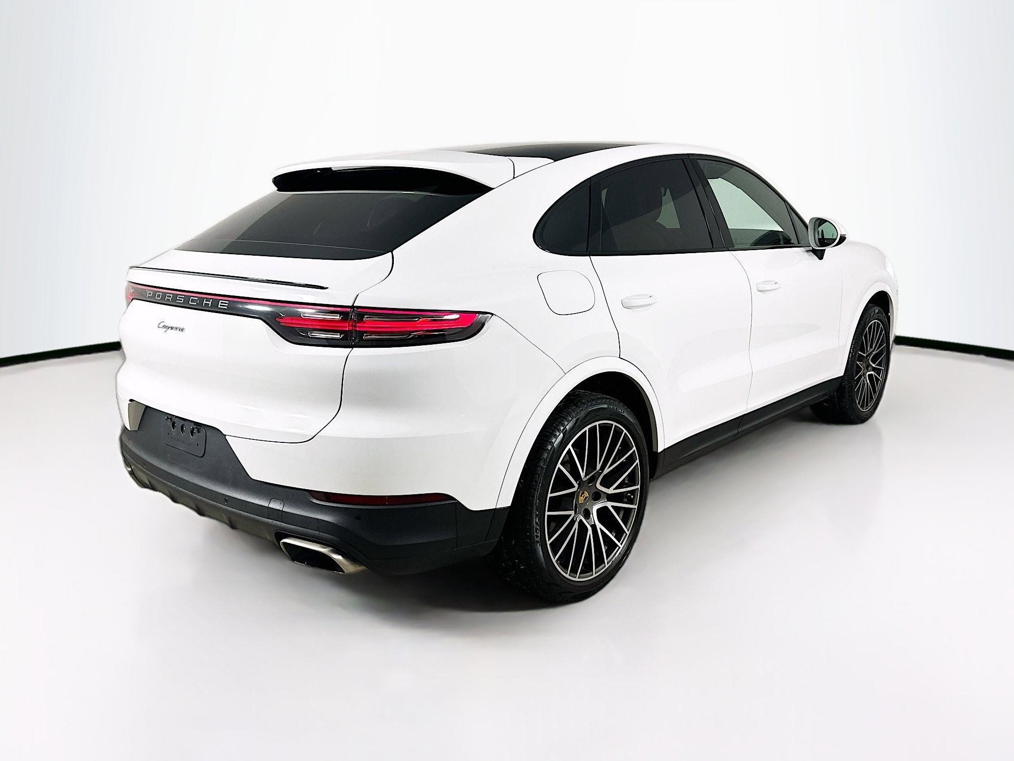 Used 2021 Porsche Cayenne Coupe image 7