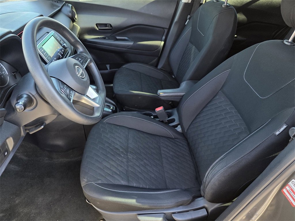 Used 2022 Nissan Kicks S image 9