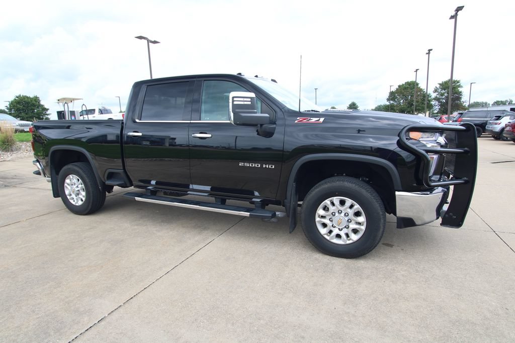 Used 2023 Chevrolet Silverado 2500 LTZ w/ LTZ Plus Package AWD/4WD image 3
