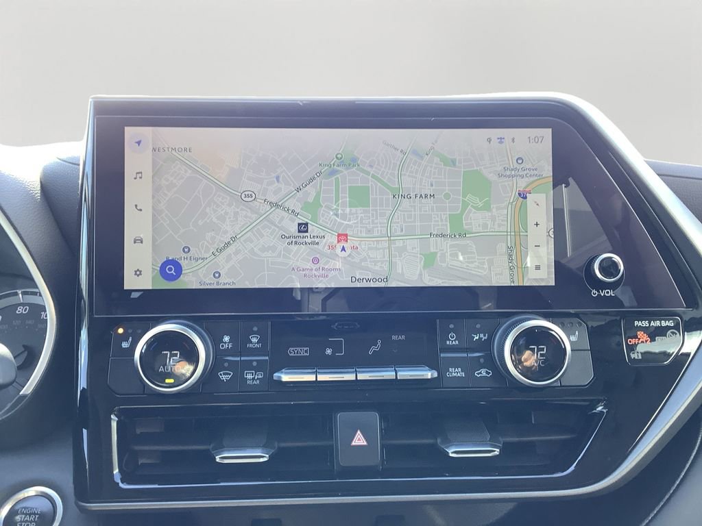 Used 2024 Toyota Highlander XLE image 18