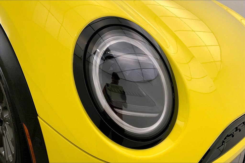 Certified 2025 MINI Cooper S image 27