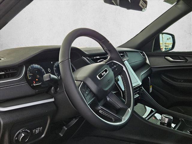 New 2025 Jeep Grand Cherokee L Altitude image 3