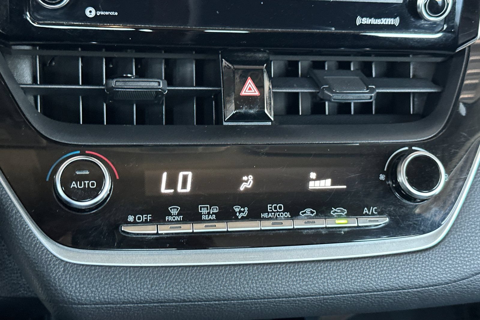 Used 2021 Toyota Corolla LE w/ Carpet Mat Package (TMS) FWD image 20
