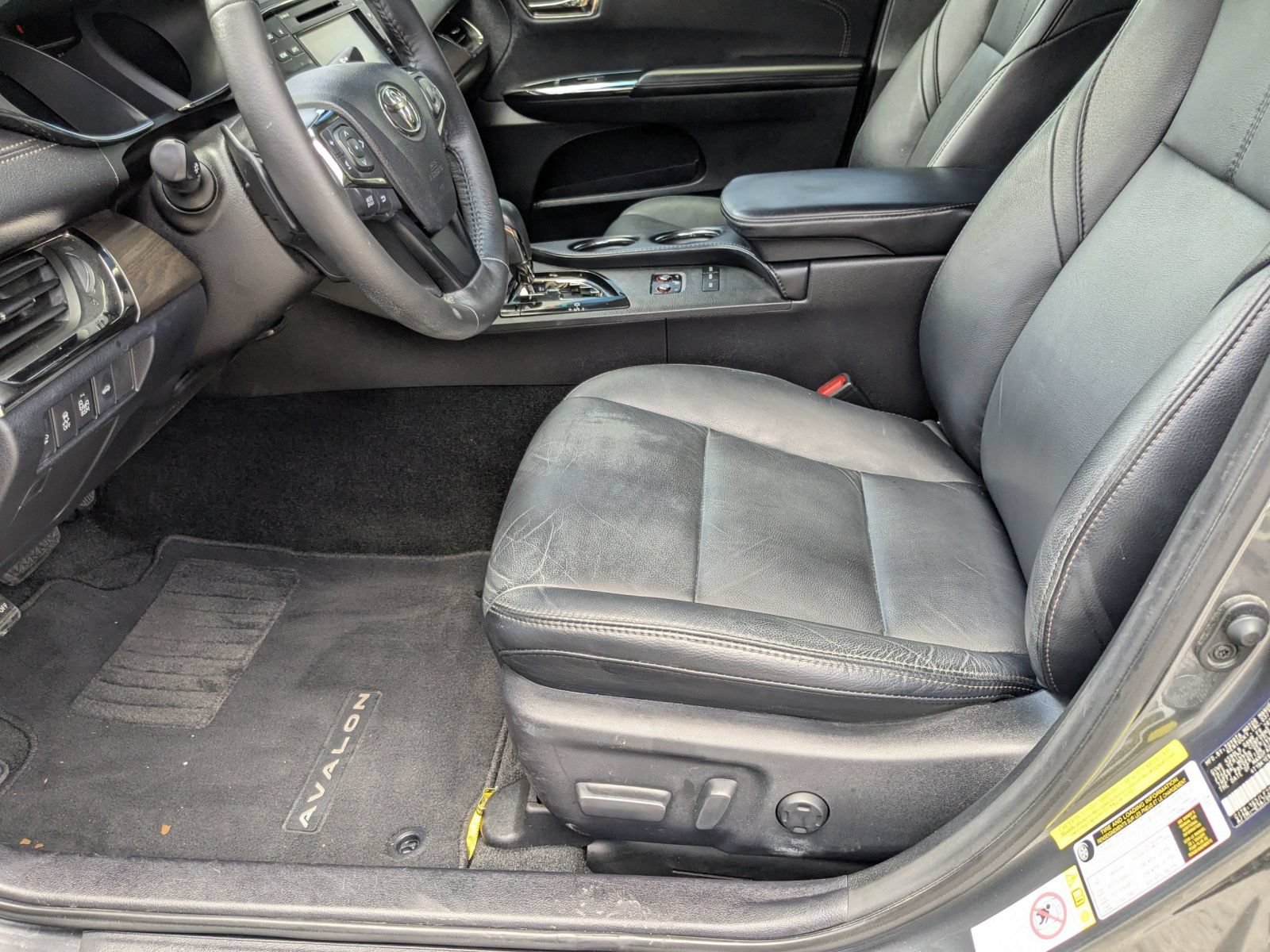 Used 2017 Toyota Avalon XLE Premium FWD image 5
