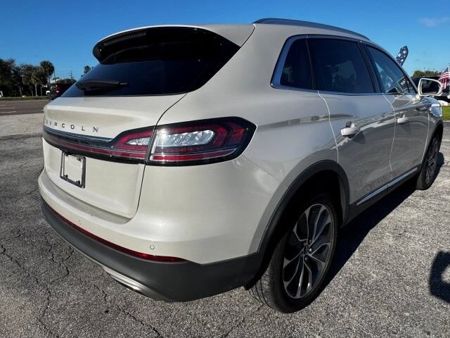 Used 2022 Lincoln Nautilus Reserve AWD/4WD image 3