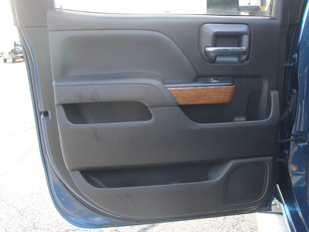 Used 2019 Chevrolet Silverado 2500 High Country w/ Duramax Plus Package image 26