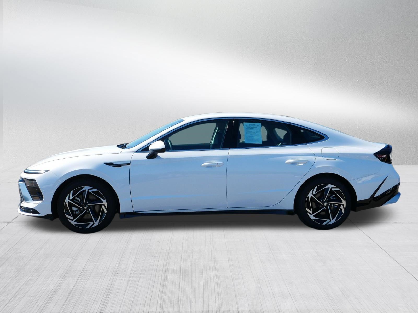 Certified 2026 Hyundai Sonata SEL AWD/4WD image 4