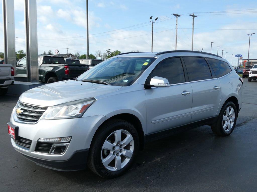 Used 2017 Chevrolet Traverse LT w/ Style and Technology Package FWD image 8