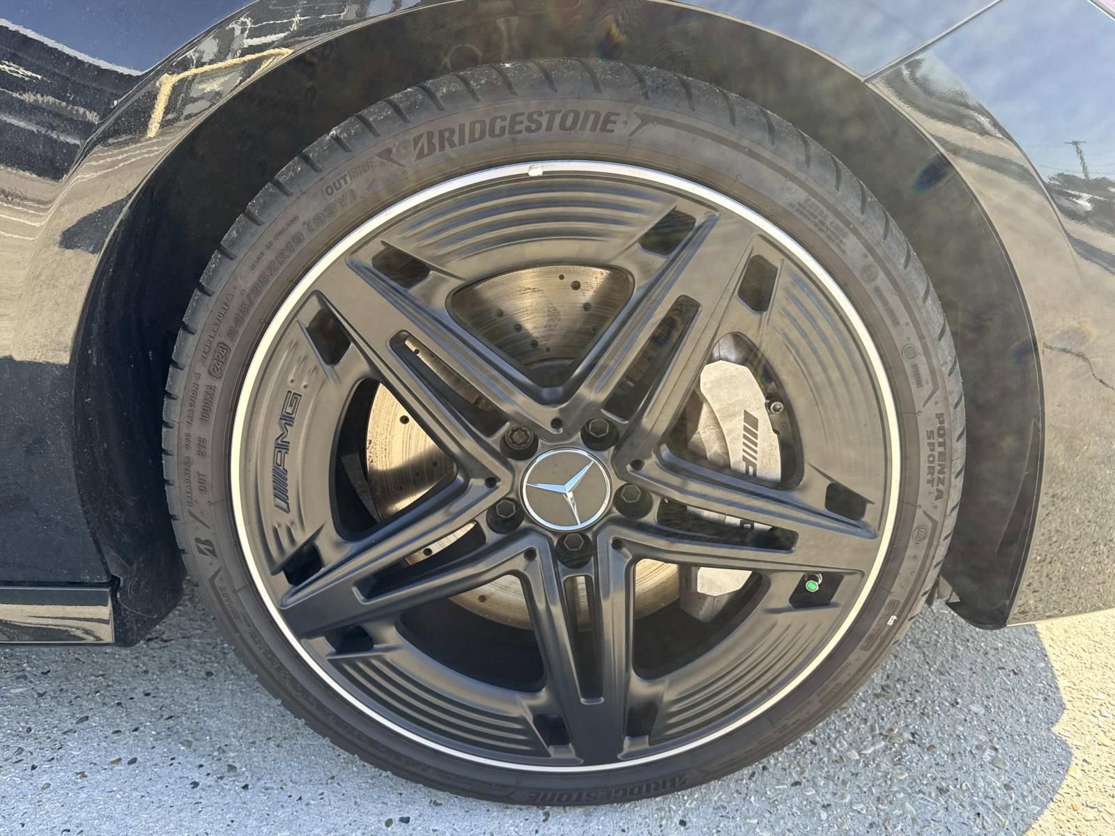 Used 2025 Mercedes-Benz CLA 35 AMG 4MATIC image 4