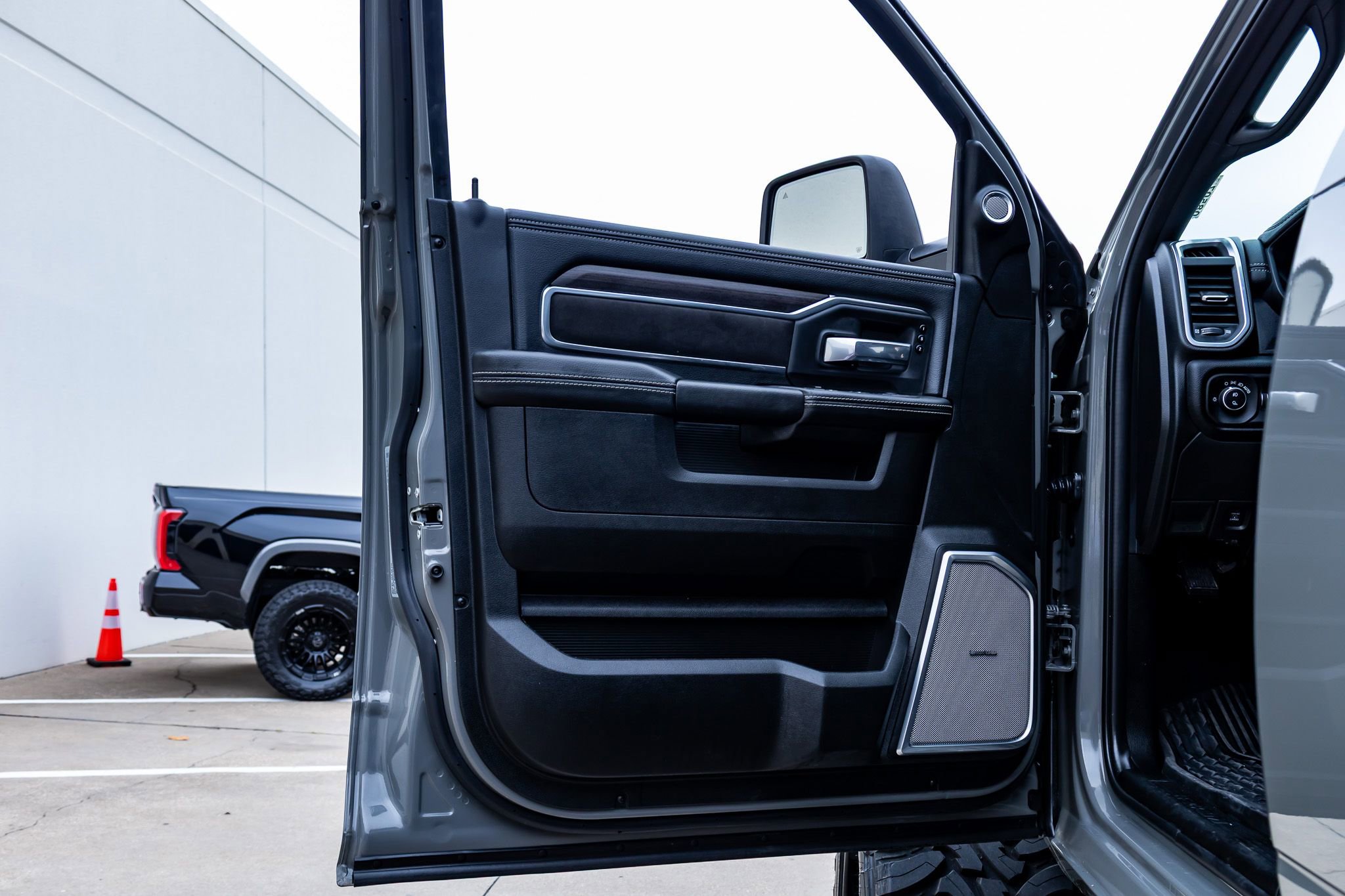 Used 2026 RAM 3500 Laramie image 37