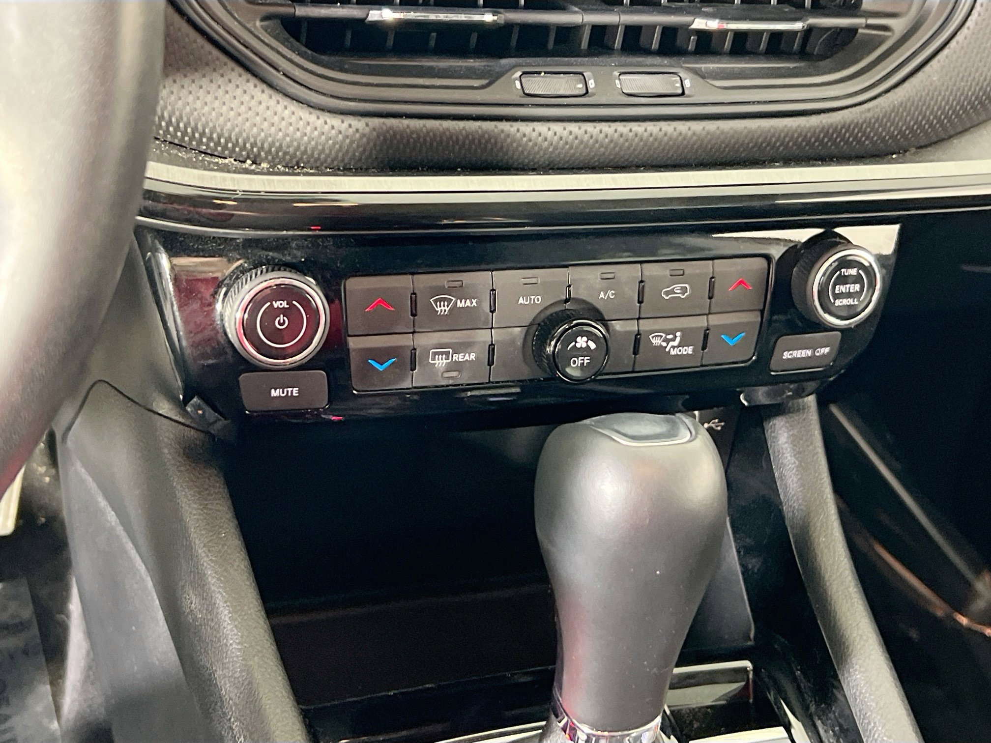 Used 2022 Jeep Compass Trailhawk w/ Trailhawk Convenience Group AWD/4WD image 15