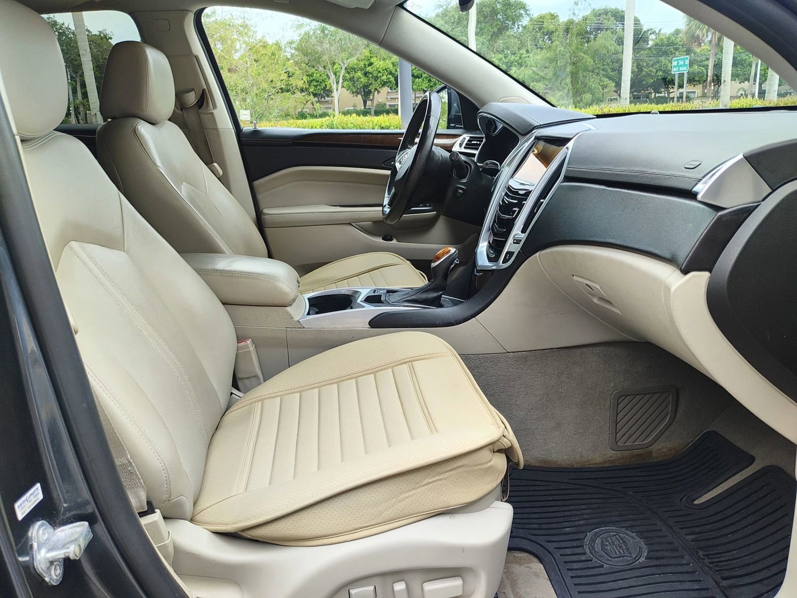 Used 2013 Cadillac SRX Luxury image 17