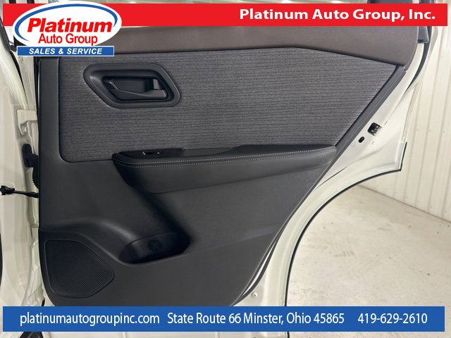 Used 2021 Nissan Rogue S image 47