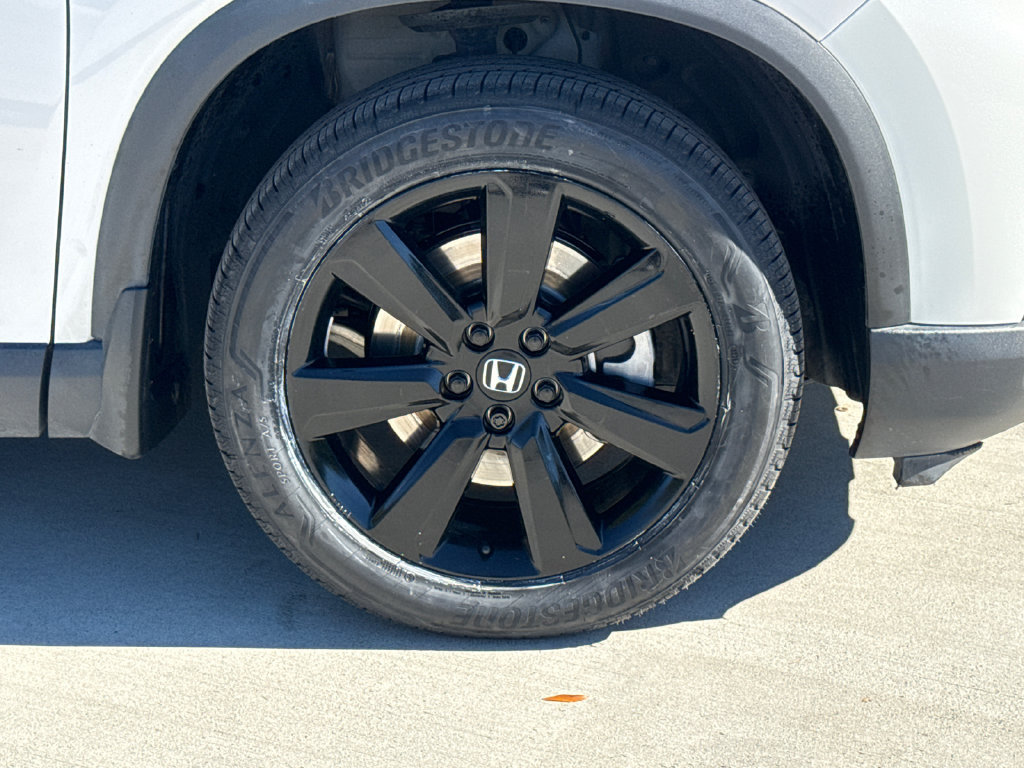 Certified 2025 Honda Pilot Black Edition image 11