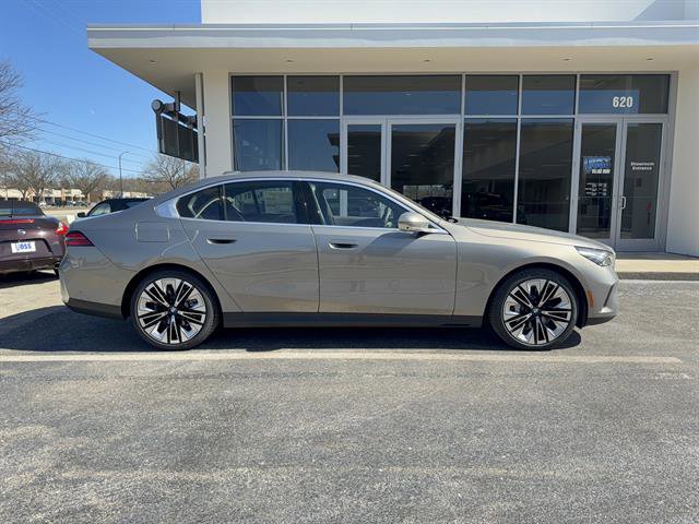 New 2026 BMW 530i xDrive w/ Premium Package AWD/4WD image 2