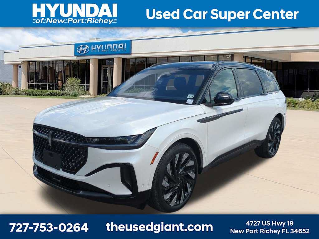Used 2024 Lincoln Nautilus Reserve w/ Equipment Group 202A AWD/4WD image 1