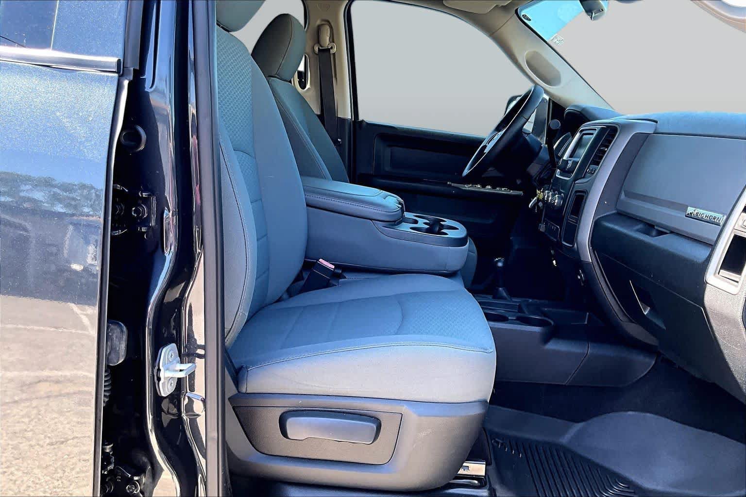 Used 2015 RAM 2500 Tradesman w/ Chrome Appearance Group AWD/4WD image 9