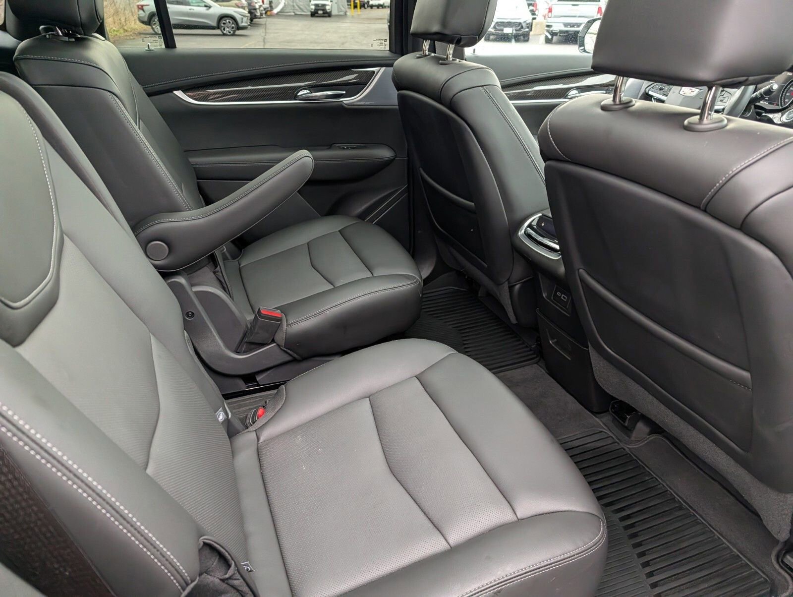 Used 2024 Cadillac XT6 Sport w/ Technology Package AWD/4WD image 33