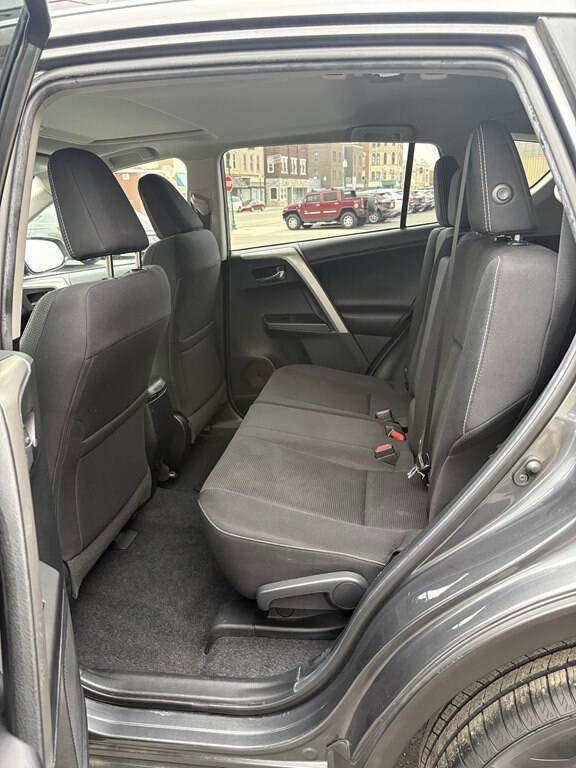 Used 2018 Toyota RAV4 XLE image 31